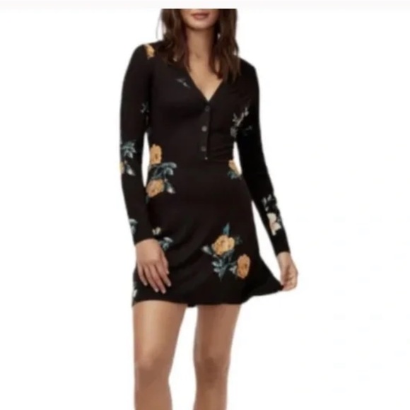 Aritzia Dresses & Skirts - Wilfred Free Roslyn Floral Dress Size M